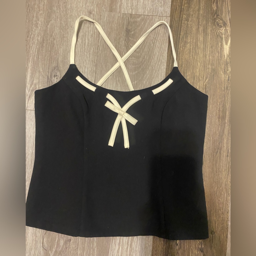 Bow detail tank